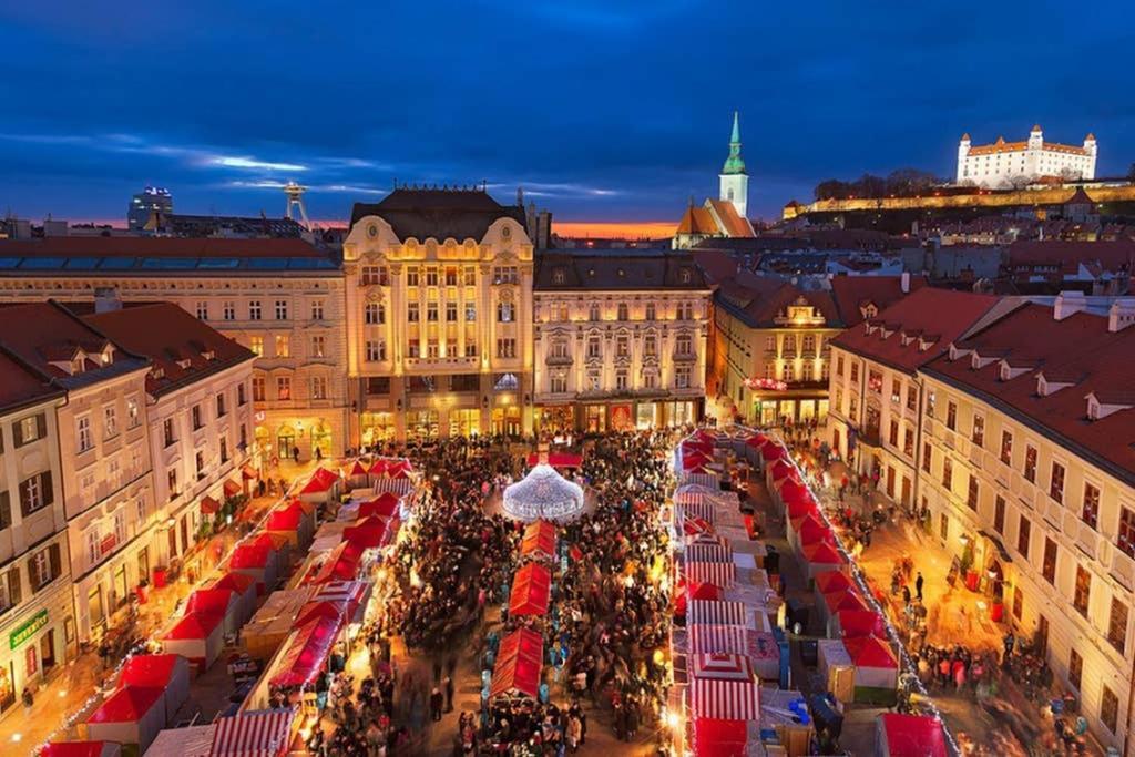 Vip Apartment In Old Town With Free Parking Братислава Экстерьер фото