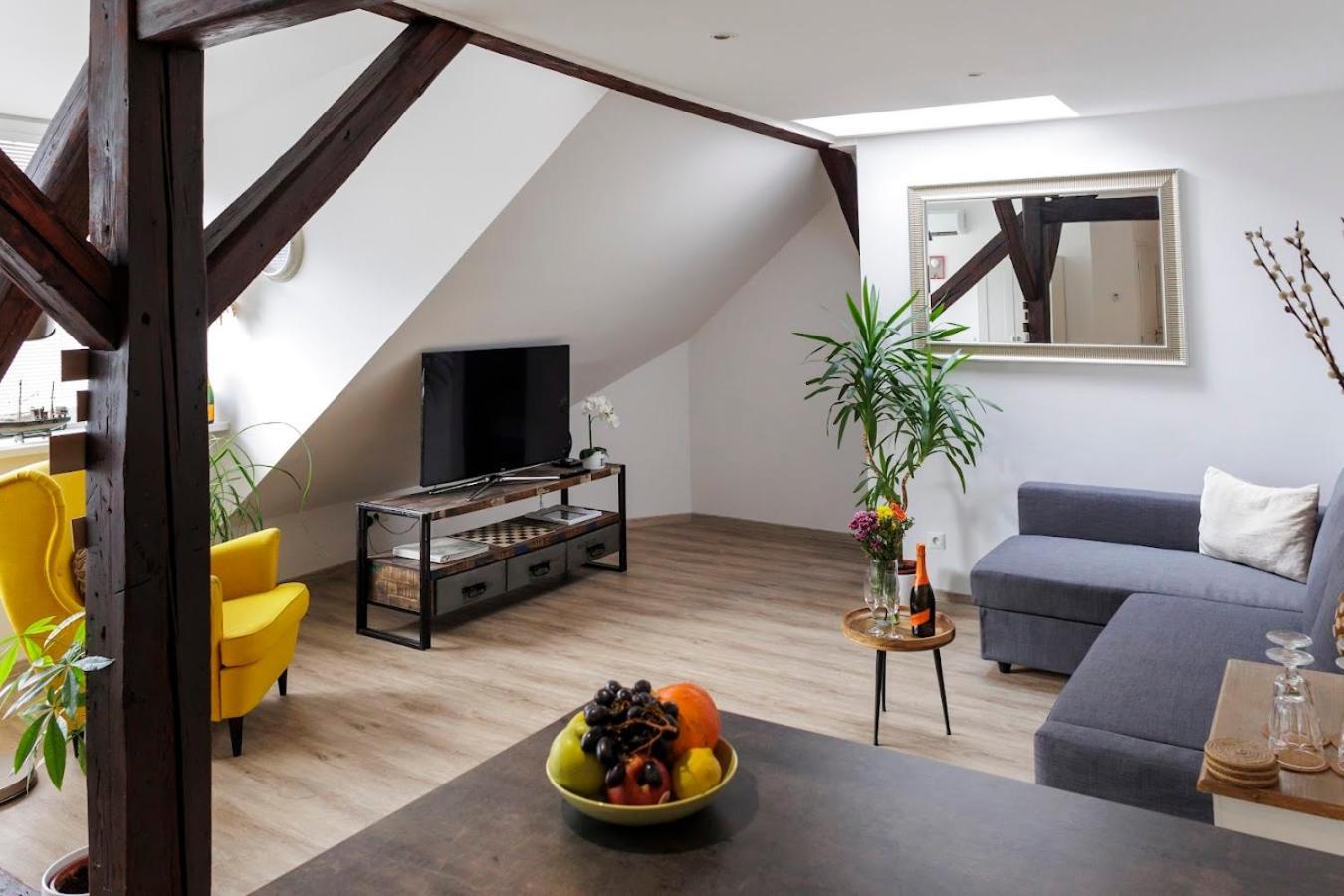 Vip Apartment In Old Town With Free Parking Братислава Экстерьер фото
