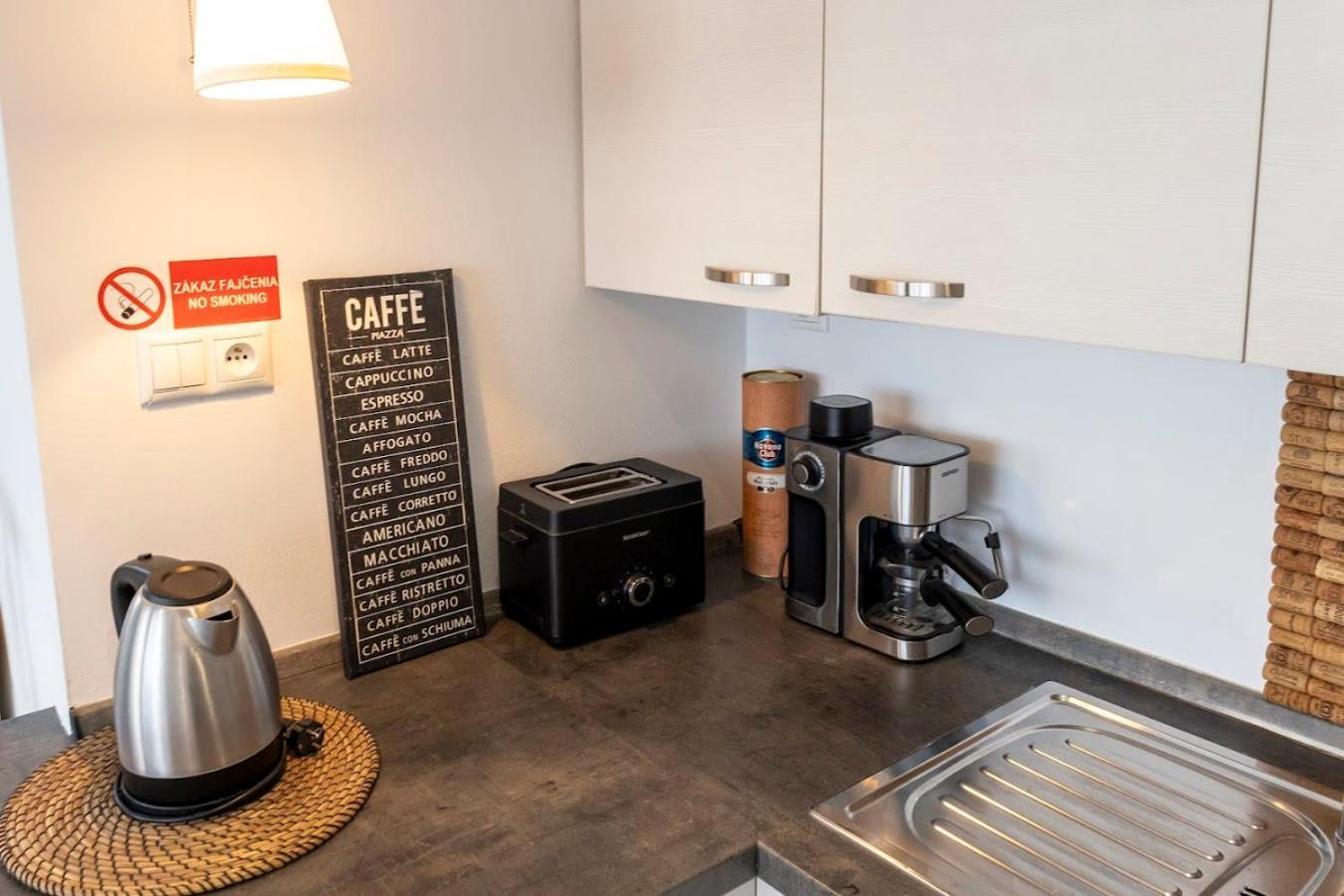 Vip Apartment In Old Town With Free Parking Братислава Экстерьер фото