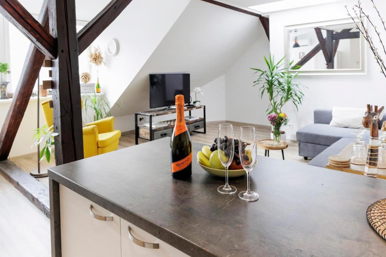 Vip Apartment In Old Town With Free Parking Братислава Экстерьер фото